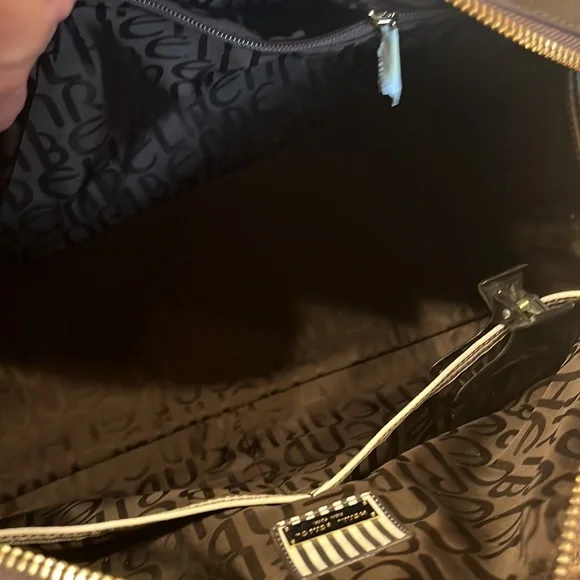 Henri Bendel Centennial Stripe Weekend Duffle - EXCELLENT Condition. - Picture 9 of 12